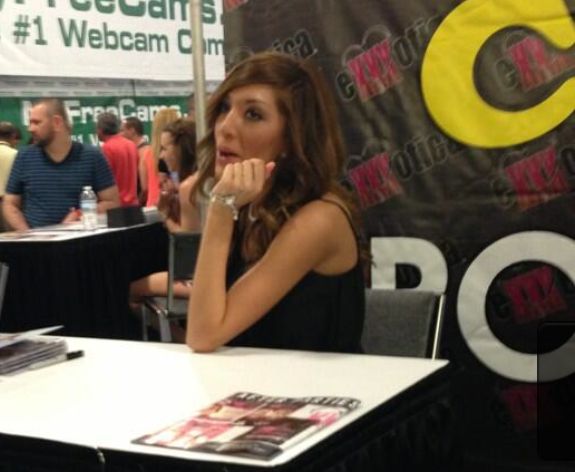 Exclusive ‘teen Mom Farrah Abraham Gets Bratty And Then Gets Ignored At Sex Convention The 